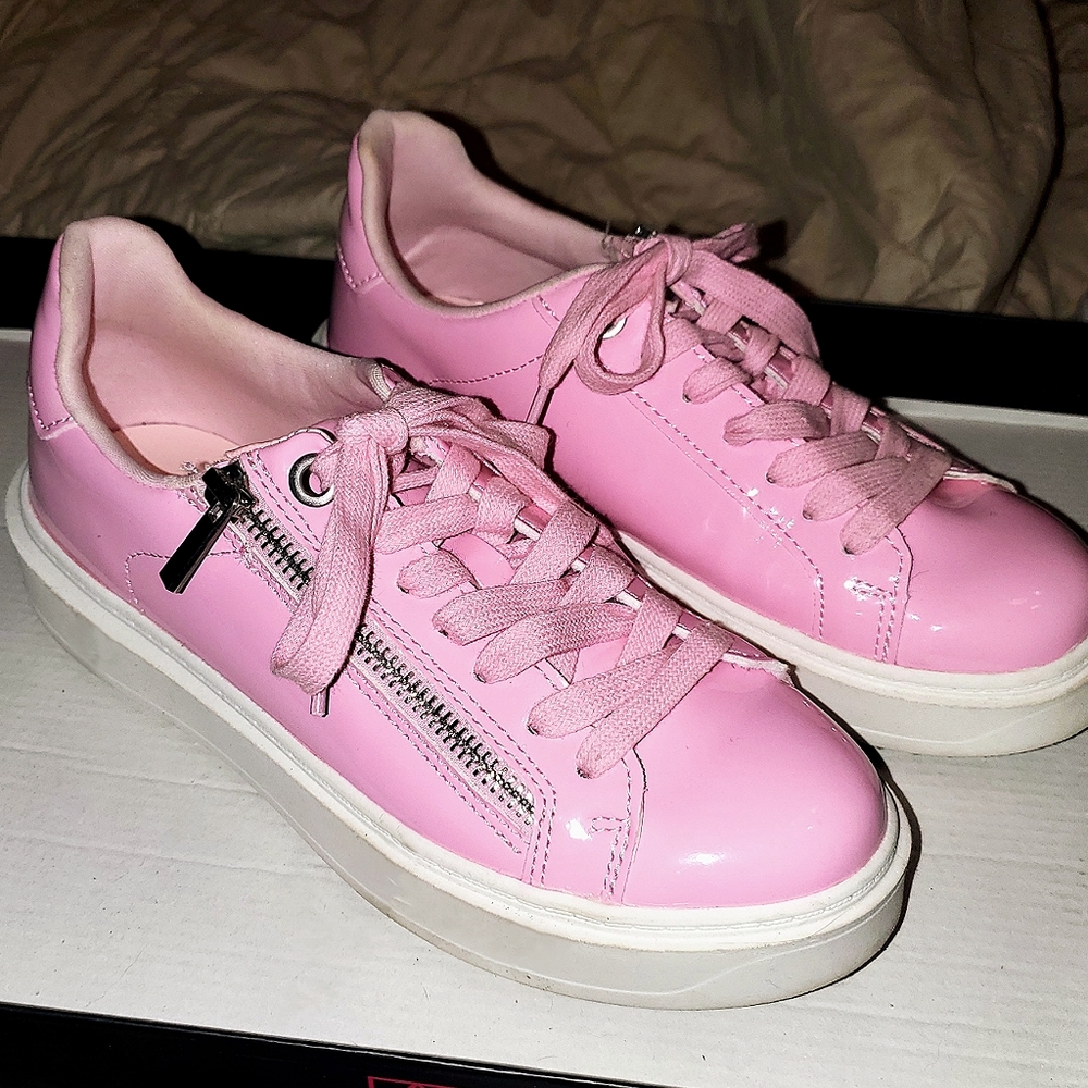 STEVE MADDEN Pink Patent Leather Shoes